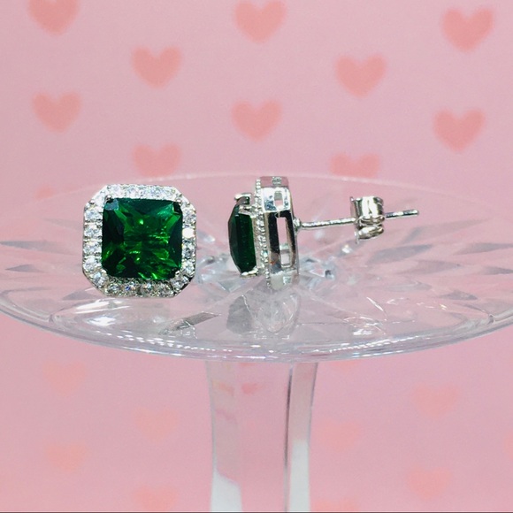14k white gold earrings emerald 3 CT stud halo in box - Picture 7 of 9